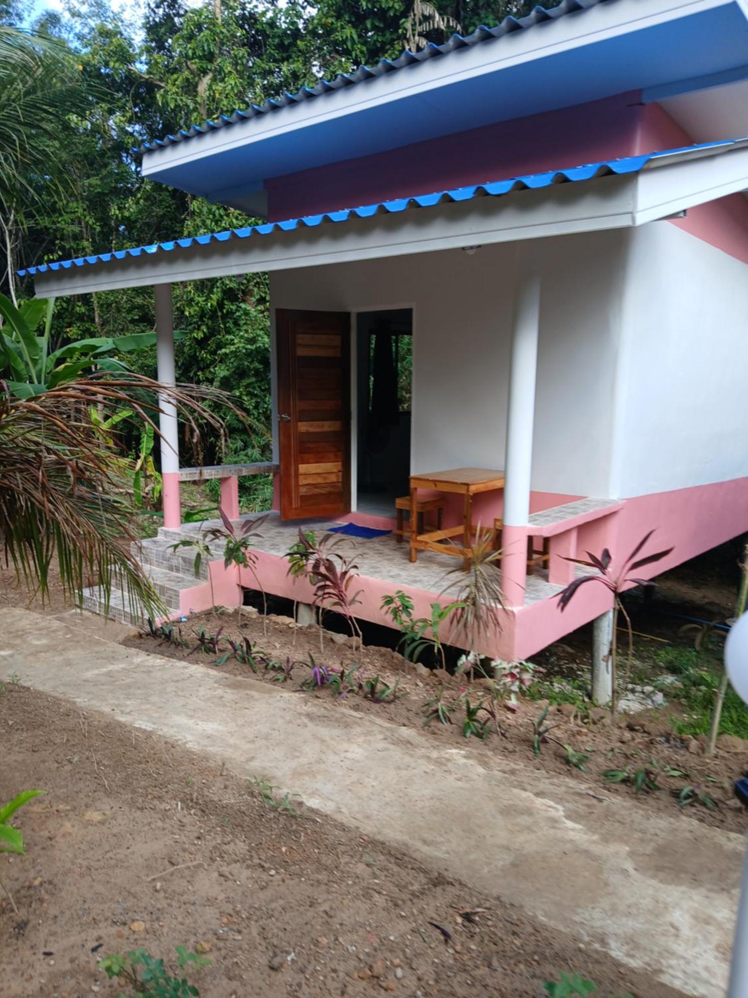 Pineapple Gardens Hotel Ko Kut Kültér fotó